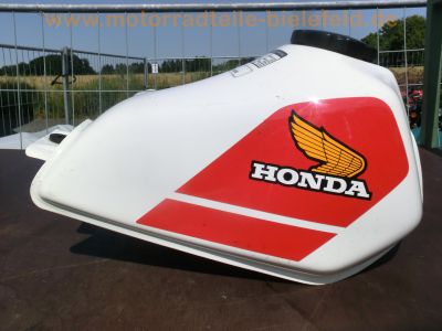 Honda_XL_500_R_PD02_weiss-rot_Ersatz-Teile_spares_spare-parts_Tank_Raeder_-_wie_XL_250_350_600_R_44.jpg