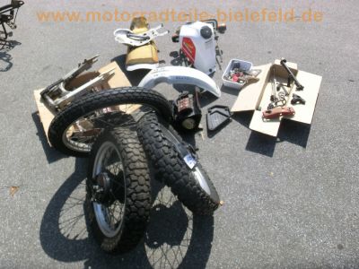 Honda_XL_500_R_PD02_weiss-rot_Ersatz-Teile_spares_spare-parts_Tank_Raeder_-_wie_XL_250_350_600_R_5.jpg