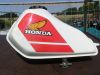 Filename=Honda_XL_500_R_PD02_weiss-rot_Ersatz-Teile_spares_spare-parts_Tank_Raeder_-_wie_XL_250_350_600_R_45.jpg
Filesize=397KiB
Dimensions=1440x1080
Date added=Jul 27, 2013 Honda_XL_500_R_PD02_weiss-rot_Ersatz-Teile_spares_spare-parts_Tank_Raeder_-_wie_XL_250_350_600_R_45.jpg