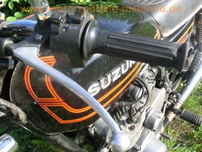 Suzuki_GS_550_E_schwarz_LED_orig__-_wie_GS_400_500_550_750_1000_D_E_L_M_67.jpg