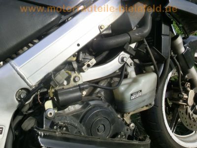 Honda_VFR_750_F_RC36_grau_-_Motor_wie_VF_750_C_RC43_vgl__RC24_VFR_800_RC46_30.jpg