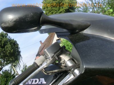 Honda_VFR_750_F_RC36_grau_-_Motor_wie_VF_750_C_RC43_vgl__RC24_VFR_800_RC46_36.jpg