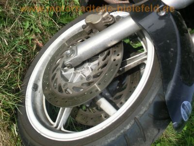 Honda_VFR_750_F_RC36_grau_-_Motor_wie_VF_750_C_RC43_vgl__RC24_VFR_800_RC46_41.jpg