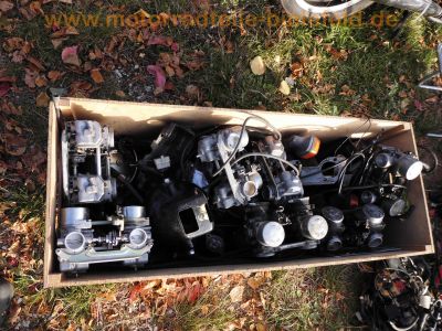 Honda_CM_400_T_NC01_MIX_Ersatz-Teile_spares_Auspuff_Fender_Elektrik_Lenker_Spiegel_etc__53.jpg