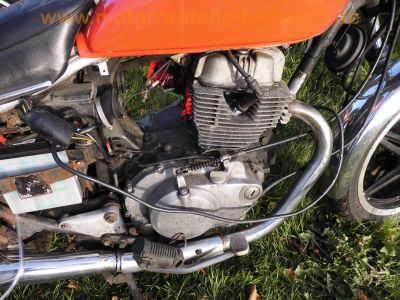 Honda_CM_400_T_NC01_orange_JAMA_Auspuff_SCHUH-Koffertraeger_Chrom-Fender_20.jpg