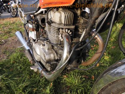 Honda_CM_400_T_NC01_orange_JAMA_Auspuff_SCHUH-Koffertraeger_Chrom-Fender_32.jpg