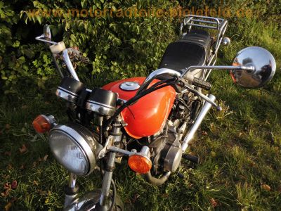 Honda_CM_400_T_NC01_orange_JAMA_Auspuff_SCHUH-Koffertraeger_Chrom-Fender_40.jpg