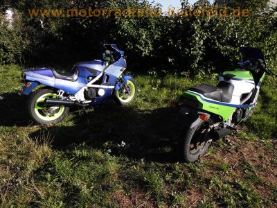 Kawasaki_GPZ_600_R_ZX600A_orig__weiss-gruen-blau_MRA_-_wie_ZX_GPX_600_750_R_B_C_1.jpg