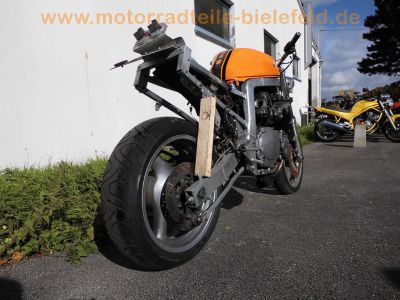 Suzuki_GSX-R_750_GR77B_orange_Street-Fighter_-_wie_GR77A_GR7AB_GSXR_1100_GU74C_GV73C_39.jpg