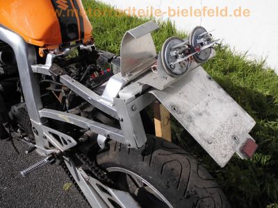 Suzuki_GSX-R_750_GR77B_orange_Street-Fighter_-_wie_GR77A_GR7AB_GSXR_1100_GU74C_GV73C_8.jpg
