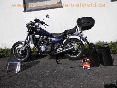 Honda_VF_750_C_RC09_MAGNA_blau_Chopper_Cruiser_25kW_Gepaecktraeger_vorverlegte_FISCHER_Fussrasten-Anlage_FS01_wie_VF_700_1100_C_S_F_RC21_RC28_1.jpg