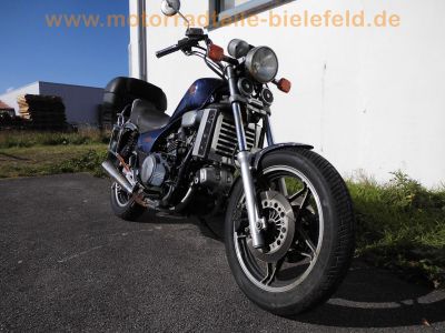Honda_VF_750_C_RC09_MAGNA_blau_Chopper_Cruiser_25kW_Gepaecktraeger_vorverlegte_FISCHER_Fussrasten-Anlage_FS01_wie_VF_700_1100_C_S_F_RC21_RC28_53.jpg