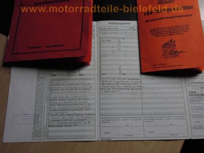 Honda_VF_750_C_RC09_MAGNA_blau_Chopper_Cruiser_25kW_Gepaecktraeger_vorverlegte_FISCHER_Fussrasten-Anlage_FS01_wie_VF_700_1100_C_S_F_RC21_RC28_83.jpg