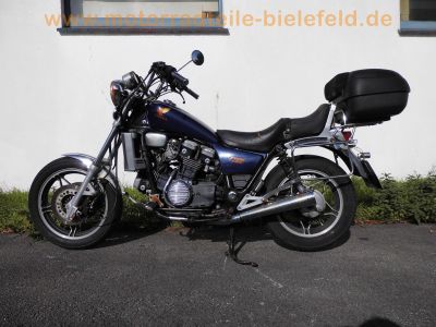Honda_VF_750_C_RC09_MAGNA_blau_Chopper_Cruiser_25kW_Gepaecktraeger_vorverlegte_FISCHER_Fussrasten-Anlage_FS01_wie_VF_700_1100_C_S_F_RC21_RC28_9.jpg