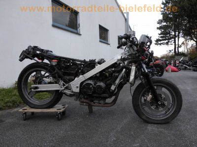 Honda_VFR_750_F_RC24_nackt_Ersatz-Teile_spare-parts_-_wie_RC36_CBR_600_1000_F_1.jpg