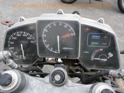 Honda_VFR_750_F_RC24_nackt_Ersatz-Teile_spare-parts_-_wie_RC36_CBR_600_1000_F_12.jpg