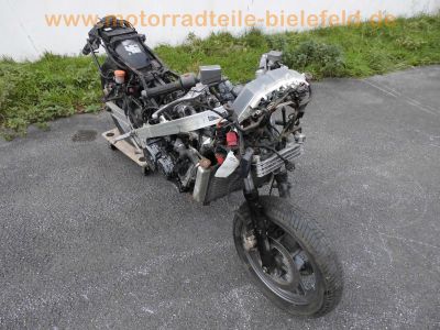 Honda_VFR_750_F_RC24_nackt_Ersatz-Teile_spare-parts_-_wie_RC36_CBR_600_1000_F_6.jpg