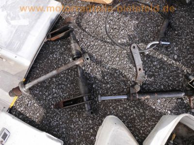 Suzuki_GT_550_3-Zylinder_2-Takt_triple_Ersatzteile_-_wie_GT_250_380_500_750_16.jpg