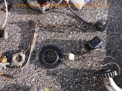 Suzuki_GT_550_3-Zylinder_2-Takt_triple_Ersatzteile_-_wie_GT_250_380_500_750_18.jpg