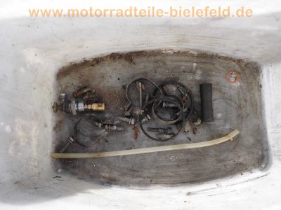 Suzuki_GT_550_3-Zylinder_2-Takt_triple_Ersatzteile_-_wie_GT_250_380_500_750_68.jpg