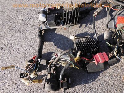 Honda_CB_400_N_rot_Michel_Ersatzteile_spare-parts_-_wie_CM_CB_250_400_450_T_N_23.jpg