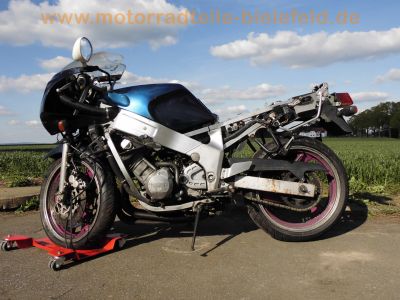Yamaha_FZR_600_3RG_lila_Felgen_CRASH_-_wie_FZR_FZ_400_3HE_1.jpg