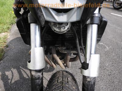 Yamaha_FZ_750_2KK_Streetfighter_schwarz_Extras_Campagnolo-Raeder_AMC_Rasten-Anlage_4-1_Auspuff_etc__14.jpg