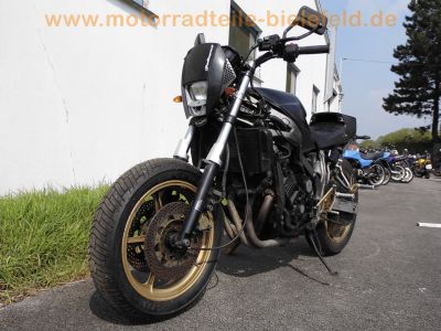 Yamaha_FZ_750_2KK_Streetfighter_schwarz_Extras_Campagnolo-Raeder_AMC_Rasten-Anlage_4-1_Auspuff_etc__3.jpg