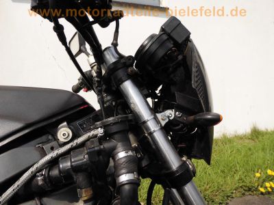 Yamaha_FZ_750_2KK_Streetfighter_schwarz_Extras_Campagnolo-Raeder_AMC_Rasten-Anlage_4-1_Auspuff_etc__70.jpg