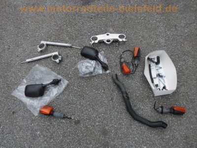 Suzuki_GSX-R_750_GR7AB_Ersatzteile_Verkleidung_Kanzel_Scheinwerfer_etc__-_wie_GSXR_750_GR7AA_42.jpg