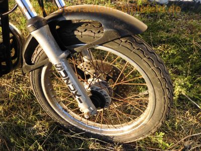 Suzuki_GS400E_Speichenraeder_Konis_Giuliari-Sitzbank_orig__Auspuff_43.jpg