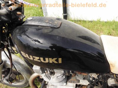 Suzuki_GS_400_E_Twin_Klassiker_Giuliari_Sitzbank_weiss_sonst_Original-Zustand_12.jpg