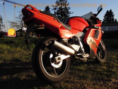 Honda_NSR_125_R_JC22_rot_2-Takter_-_wie_JC20_CBR_125_R_JC34_JC39__2.jpg