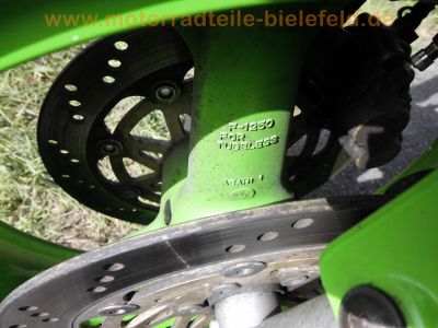 Kawasaki_KZ_650_D_Klassiker_im_ZXR-Look_m__ZXR_400_USD_Fahrwerk_-_wie_Z_KZ_GPZ_400_550_650_750_J_A_B_C_D_E_F__13.jpg