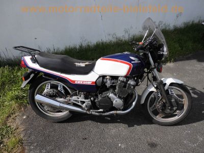 Honda_CBX_550_F_PC04_blau-weiss_Gepaecktraeger_JAMA-Auspuff_4-2_14.jpg