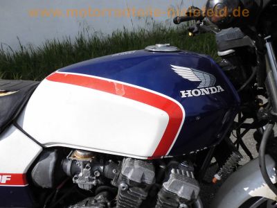 Honda_CBX_550_F_PC04_blau-weiss_Gepaecktraeger_JAMA-Auspuff_4-2_18.jpg