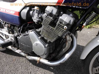 Honda_CBX_550_F_PC04_blau-weiss_Gepaecktraeger_JAMA-Auspuff_4-2_19.jpg