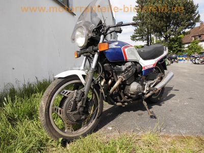 Honda_CBX_550_F_PC04_blau-weiss_Gepaecktraeger_JAMA-Auspuff_4-2_47.jpg