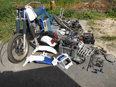 Suzuki_DR_600_DAKAR_SN41A_Enduro_Ersatz-Teile_spare-parts_-_wie_DR_250_500_650_750_S_RSE_1.jpg