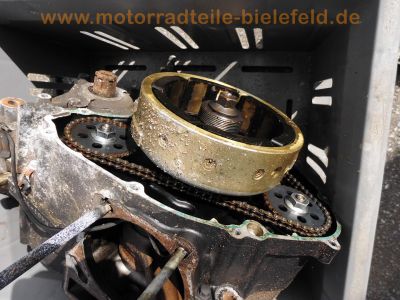 Suzuki_DR_600_DAKAR_SN41A_Enduro_Ersatz-Teile_spare-parts_-_wie_DR_250_500_650_750_S_RSE_66.jpg