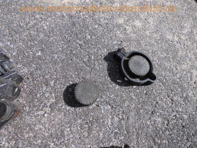Suzuki_DR_600_DAKAR_SN41A_Enduro_Ersatz-Teile_spare-parts_-_wie_DR_250_500_650_750_S_RSE_78.jpg