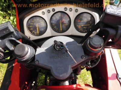 Honda_CBX_750_F_RC17_rot_Tank_ohne_Deko_sonst_original_Zustand_Auspuff_HMMJ0E_Sankei_2204_28.jpg