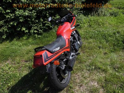 Honda_CBX_750_F_RC17_rot_Tank_ohne_Deko_sonst_original_Zustand_Auspuff_HMMJ0E_Sankei_2204_6.jpg