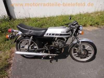 Yamaha_RD_200_DX_1E8_silber-grau_+_Ersatz-Teile_-_wie_DT_RD_RS_50_80_100_125_175_200_250_M_MX_MX-S_102.jpg