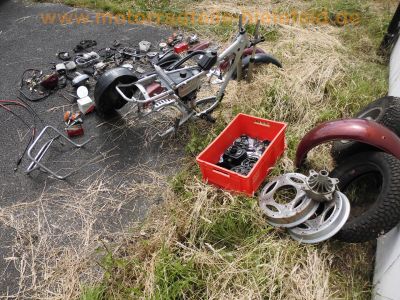 Suzuki_RV_125_Scrambler_Tracker_EZ_1980_stillgelegt_1990_Ersatz-Teile_spare-parts_-_wie_Rover_GT_TS_RV_50_75_80_90_125_ER_4.jpg