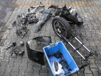 Suzuki_GSX_1100_EF_GV71C_Ersatzteile_spare-parts_Motorverkleidung_geflickt_belly_pan_refurbished_2.jpg