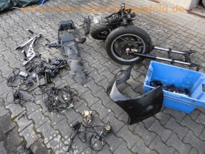 Suzuki_GSX_1100_EF_GV71C_Ersatzteile_spare-parts_Motorverkleidung_geflickt_belly_pan_refurbished_3.jpg