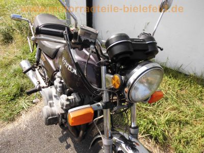 Honda_CB_750_KZ_RC01_lila_Marshall_Deeptone_Auspuff_4-1_Gepaecktraeger_-_wie_CB_900_750_F_F2_Boldor_SC01_SC09_RC04_38.jpg