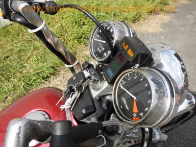 Honda_CB_650_C_Custom_Chopper_RC05_rot-weiss_4-4_Auspuff_Gepaecktraeger_-_wie_CB_750_900_C_RC03_RC06_RC08_SC04_SC10_85.jpg