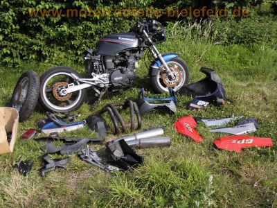 Kawasaki_GPZ_900_R_ZX900A_Streetfigher-Wrack_180-55_ZR17_Hinterrad_Auspuff_eloxiert_-__wie_GPZ_750_R_1000_RX_ZX10_1.jpg